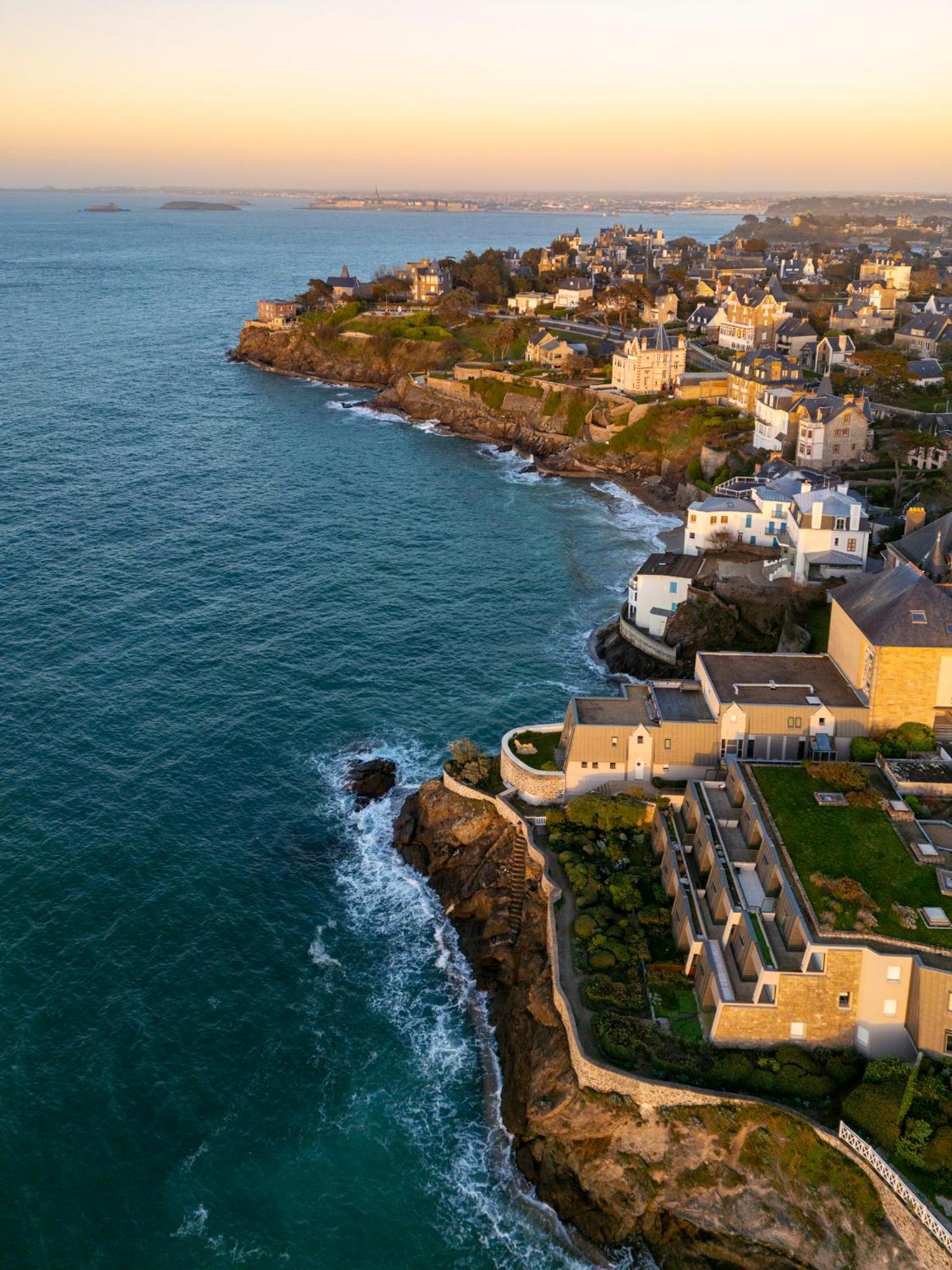 Hotel Le Nautilus Saint-Malo Exterior photo